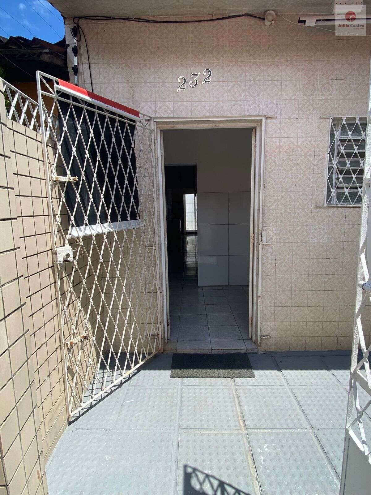 VENDO ÓTIMA CASA COM 2 QUARTOS NO ARRUDA - RECIFE - Jullia Castro - Corretora de Imóveis