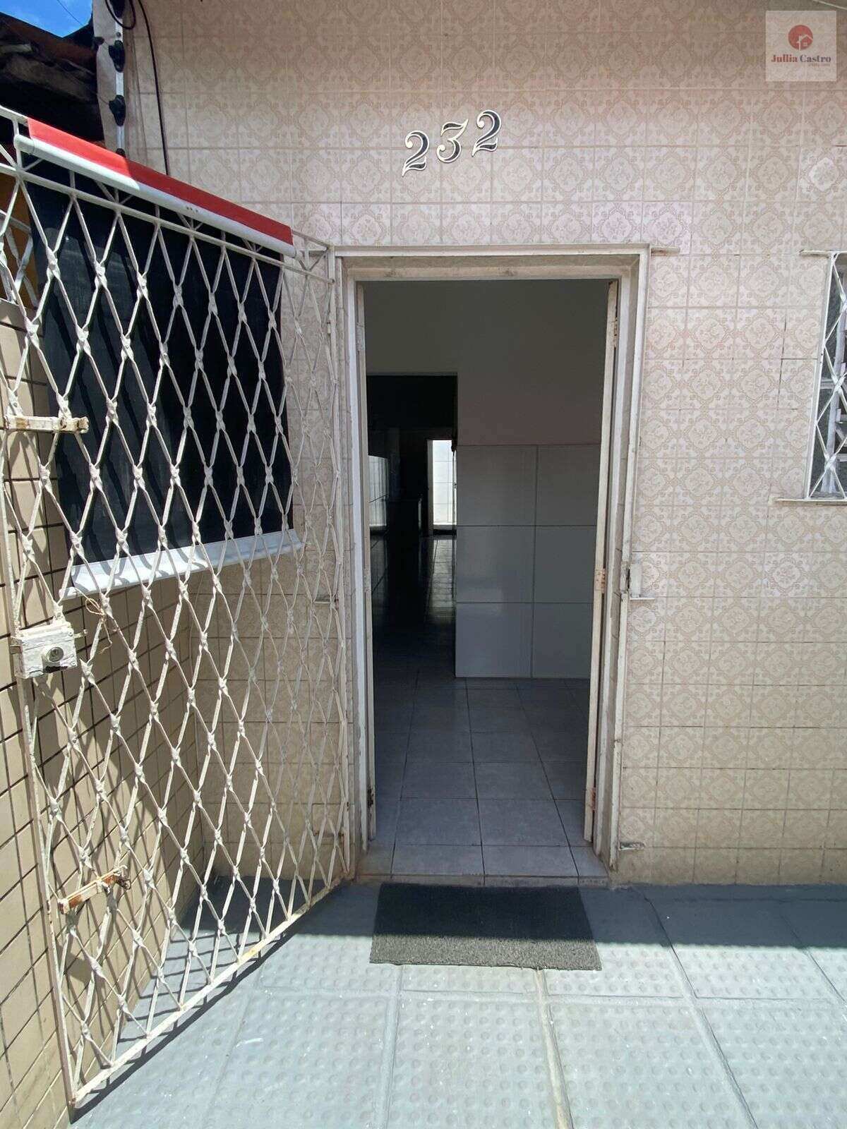 VENDO ÓTIMA CASA COM 2 QUARTOS NO ARRUDA - RECIFE - Jullia Castro - Corretora de Imóveis