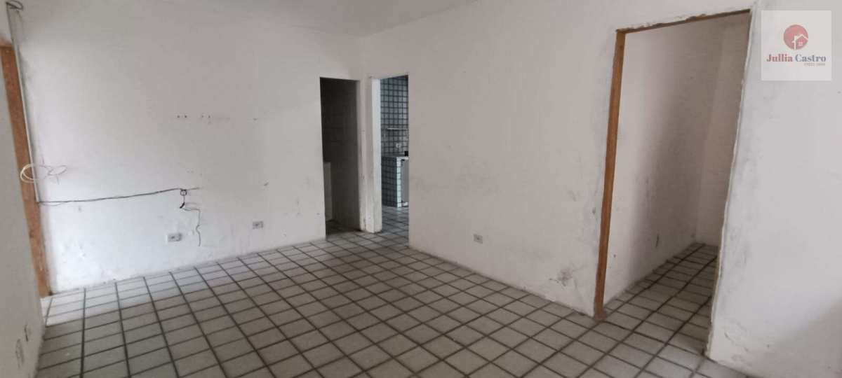 VENDO ÓTIMA CASA COM 3 PAVIMENTOS E 4 QUARTOS NO BAIRRO DO IBURA UR1 / RECIFE - Jullia Castro - Corretora de Imóveis