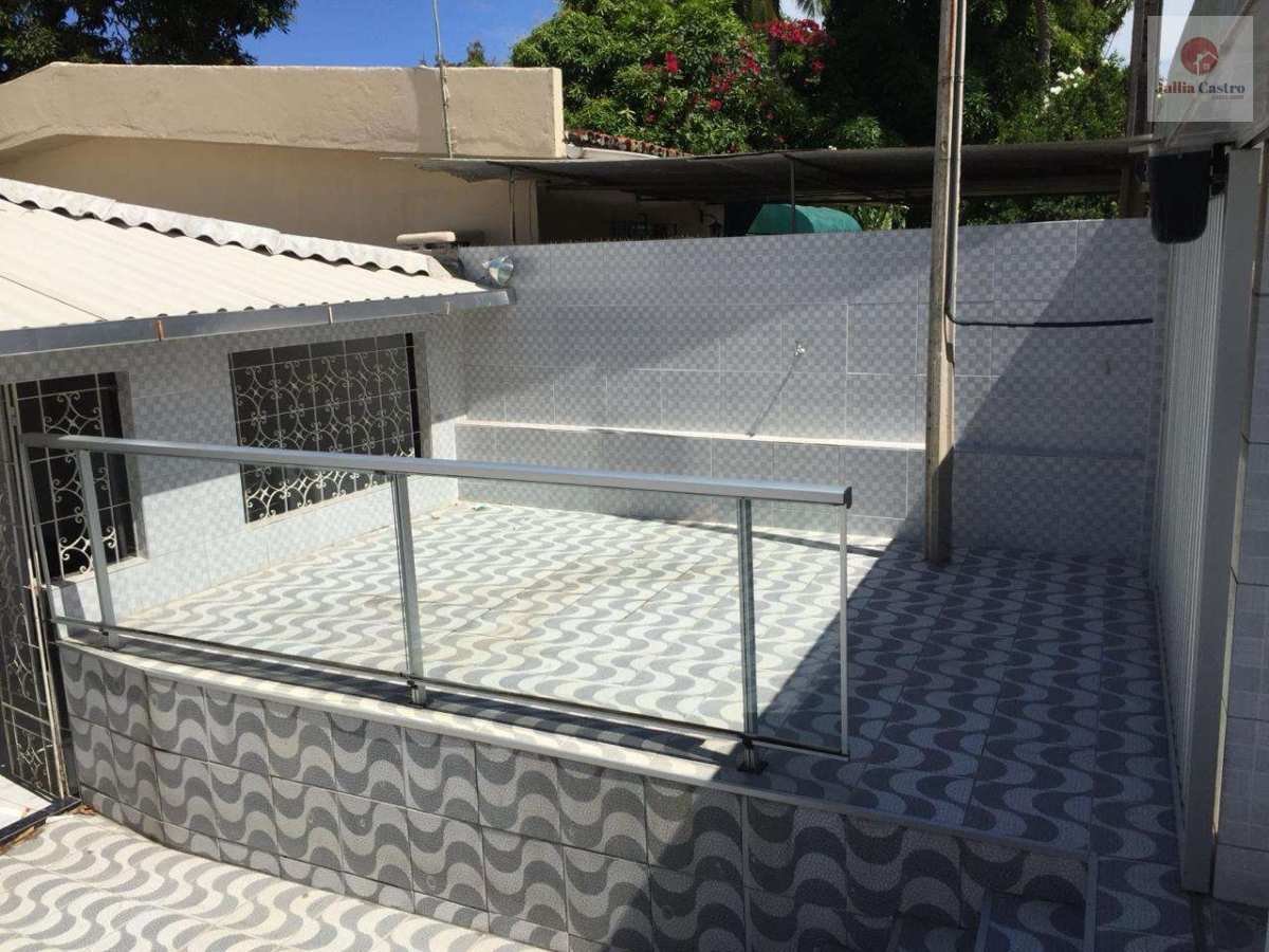 VENDO ÓTIMA CASA COM 3 QUARTOS EM CAJUEIRO - RECIFE - Jullia Castro - Corretora de Imóveis