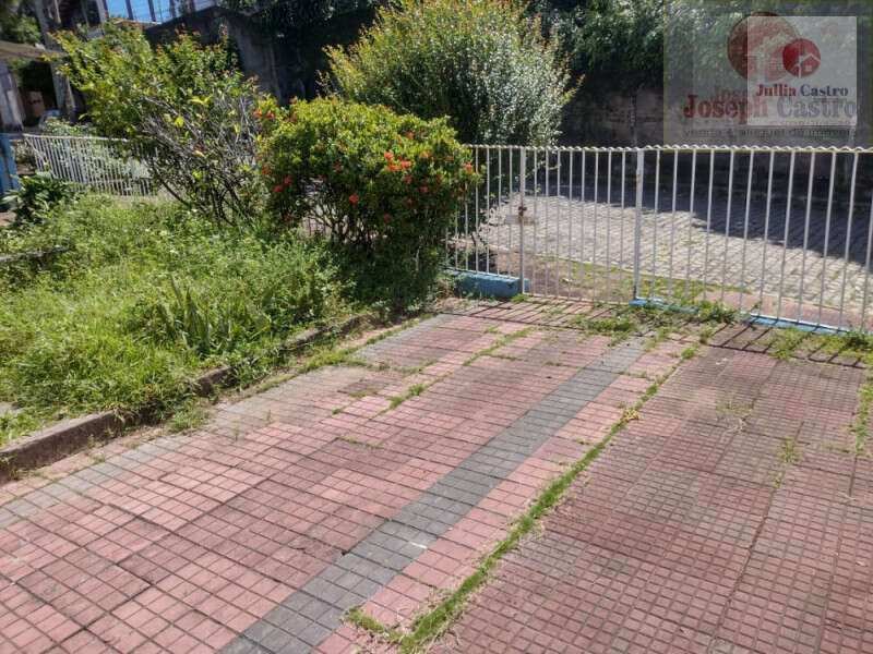 VENDO ÓTIMA CASA COM 3 QUARTOS NO BAIRRO DE ÁGUA FRIA / RECIFE - Jullia Castro - Corretora de Imóveis