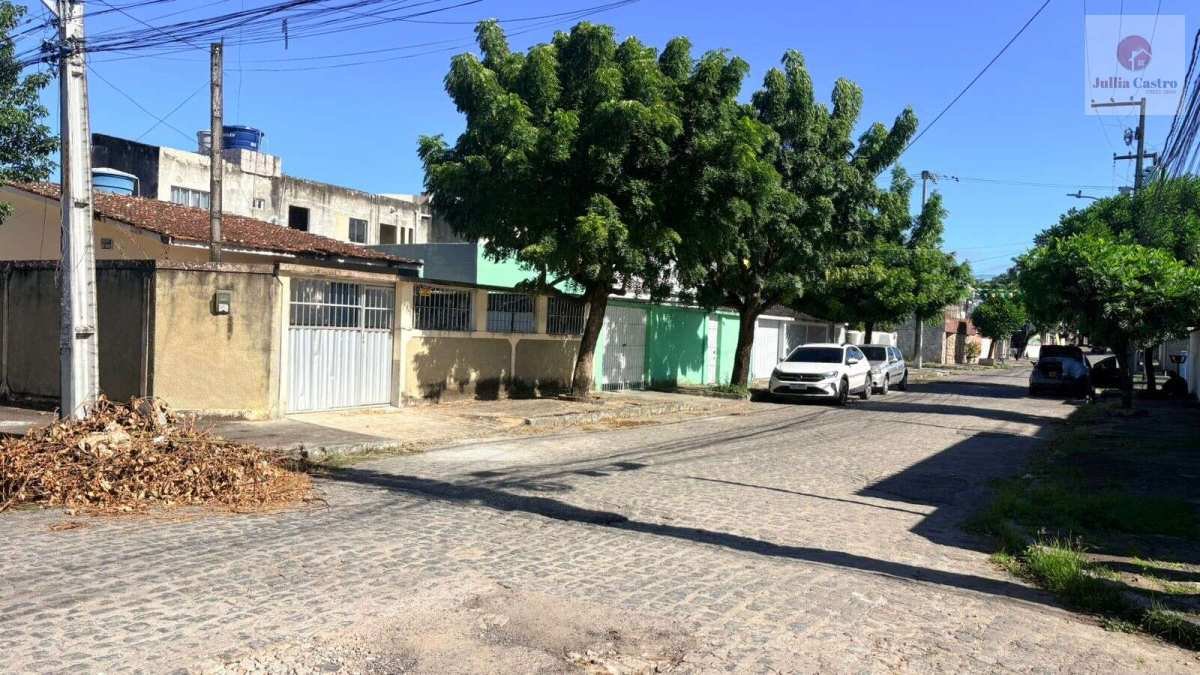 VENDO ÓTIMA CASA COM 3 QUARTOS NO BAIRRO DE CAJUEIRO / RECIFE - Jullia Castro - Corretora de Imóveis