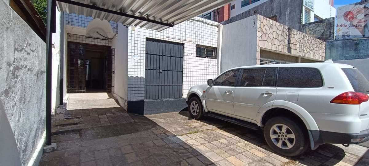 VENDO ÓTIMA CASA COM 3 QUARTOS NO BAIRRO DE CAMPO GRANDE / RECIFE - Jullia Castro - Corretora de Imóveis