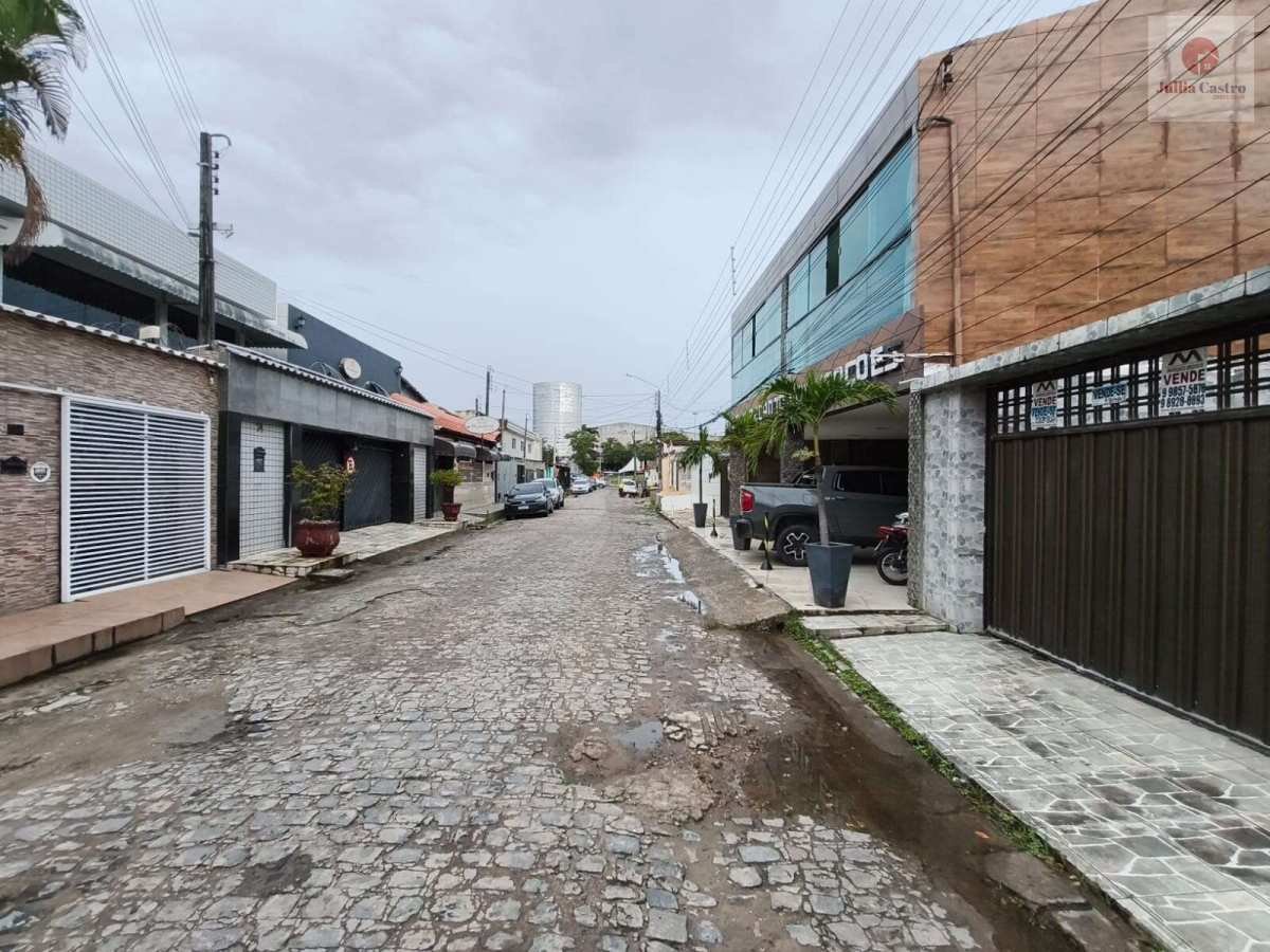 VENDO ÓTIMA CASA COM 4 QUARTOS NO BAIRRO DE SALGADINHO / OLINDA - Jullia Castro - Corretora de Imóveis