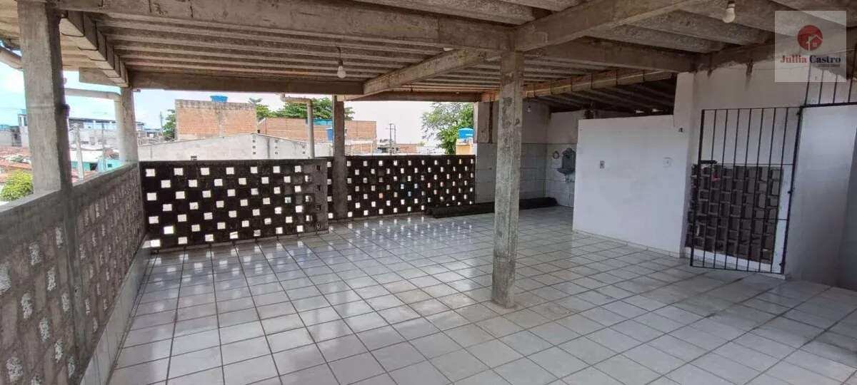 VENDO ÓTIMA CASA COM 4 QUARTOS NO BAIRRO DO IBURA UR1 / RECIFE - Jullia Castro - Corretora de Imóveis