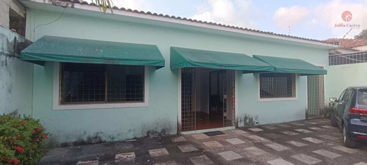 Vendo ótima casa com 5 quartos| 891m²| no bairro de Campo Grande - Recife - Jullia Castro - Corretora de Imóveis