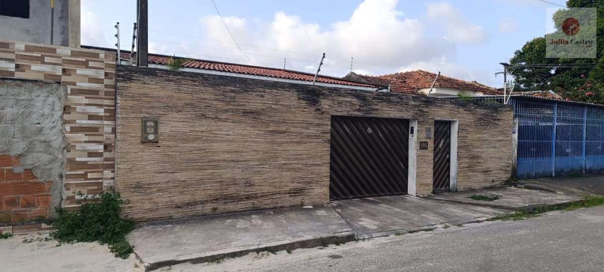 Vendo ótima casa com 5 quartos| 891m²| no bairro de Campo Grande - Recife - Jullia Castro - Corretora de Imóveis