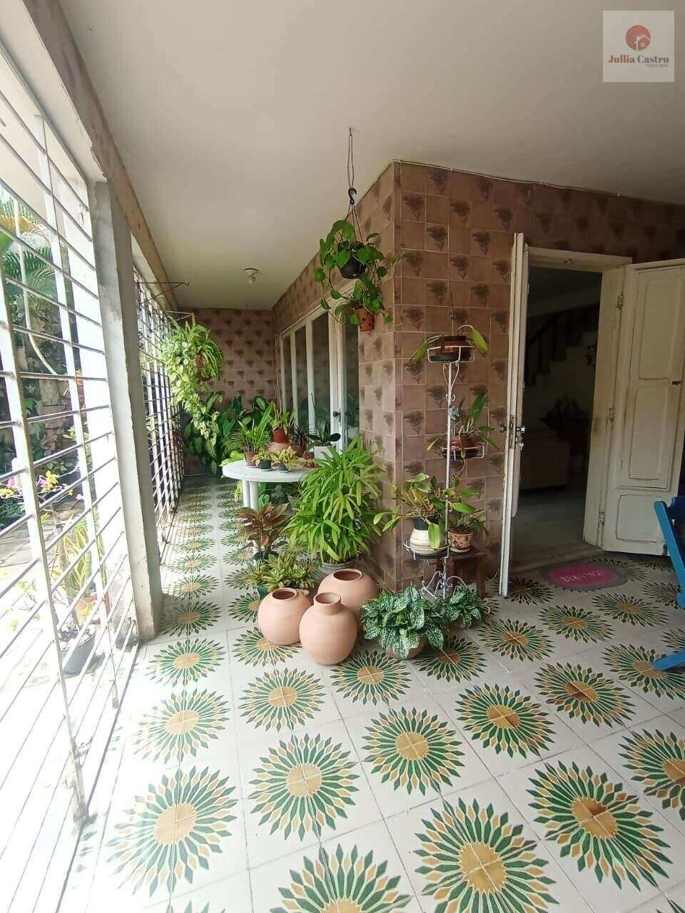 VENDO ÓTIMA CASA COM 5 QUARTOS NO BAIRRO DA TORRE - RECIFE - Jullia Castro - Corretora de Imóveis