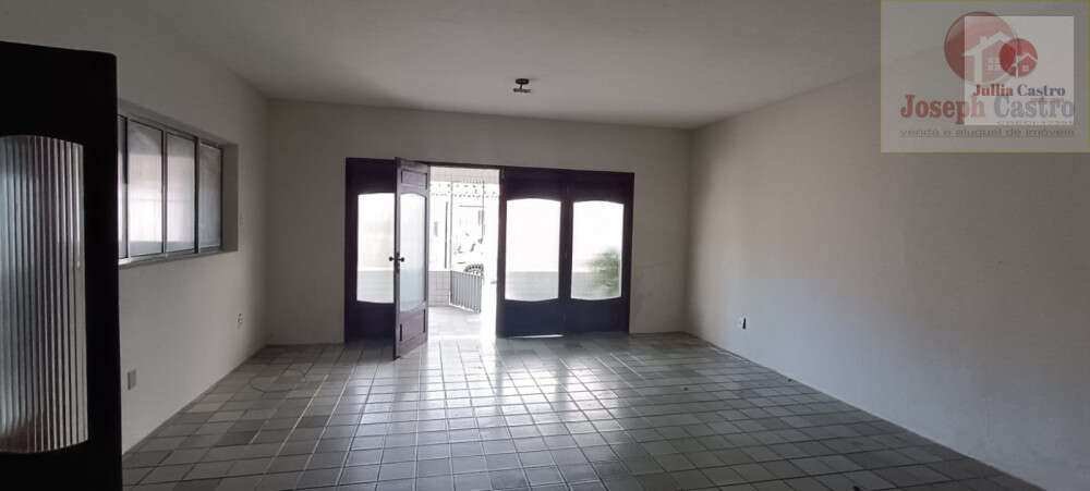 VENDO ÓTIMA CASA COM 6 QUARTOS NO BAIRRO DO JANGA - PAULISTA - Jullia Castro - Corretora de Imóveis