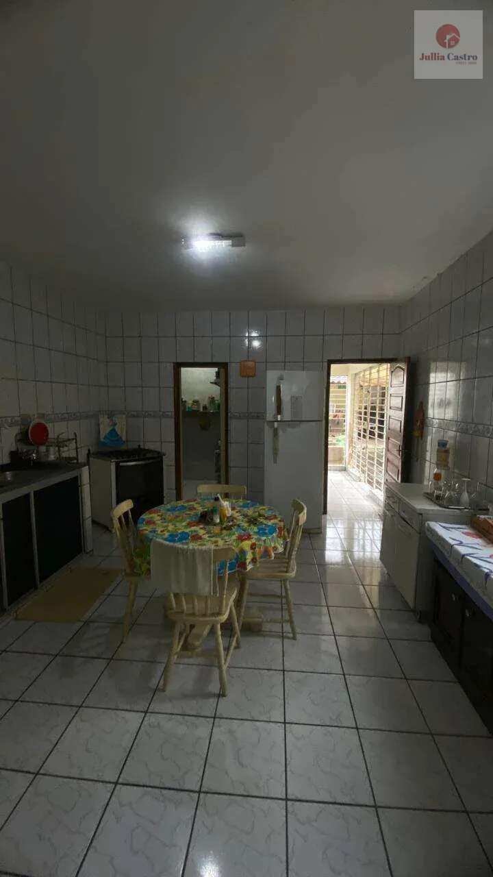 VENDO ÓTIMA CASA COM 8 QUARTOS NO BAIRRO DA IPUTINGA / RECIFE - Jullia Castro - Corretora de Imóveis