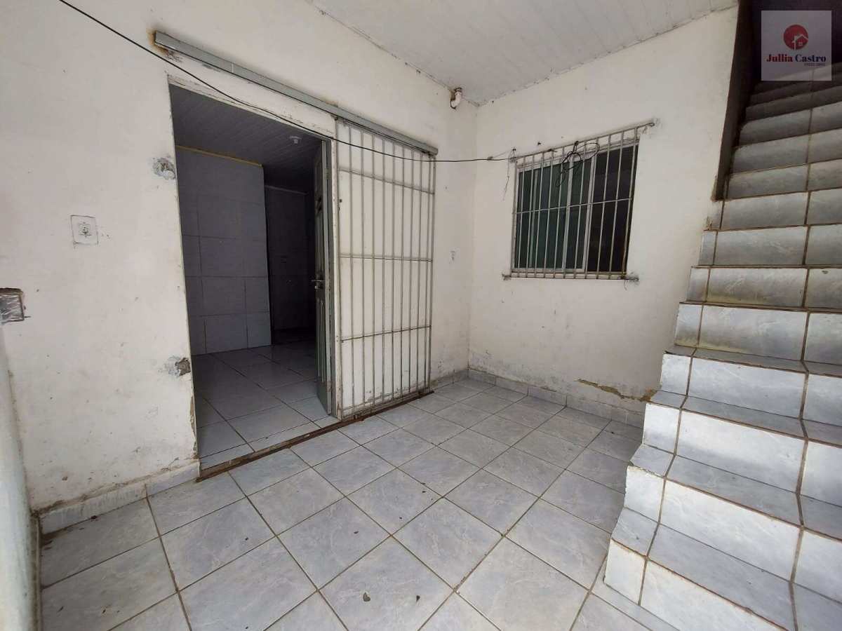 VENDO ÓTIMA CASA NO BAIRRO DE DOIS UNIDOS - RECIFE - Jullia Castro - Corretora de Imóveis