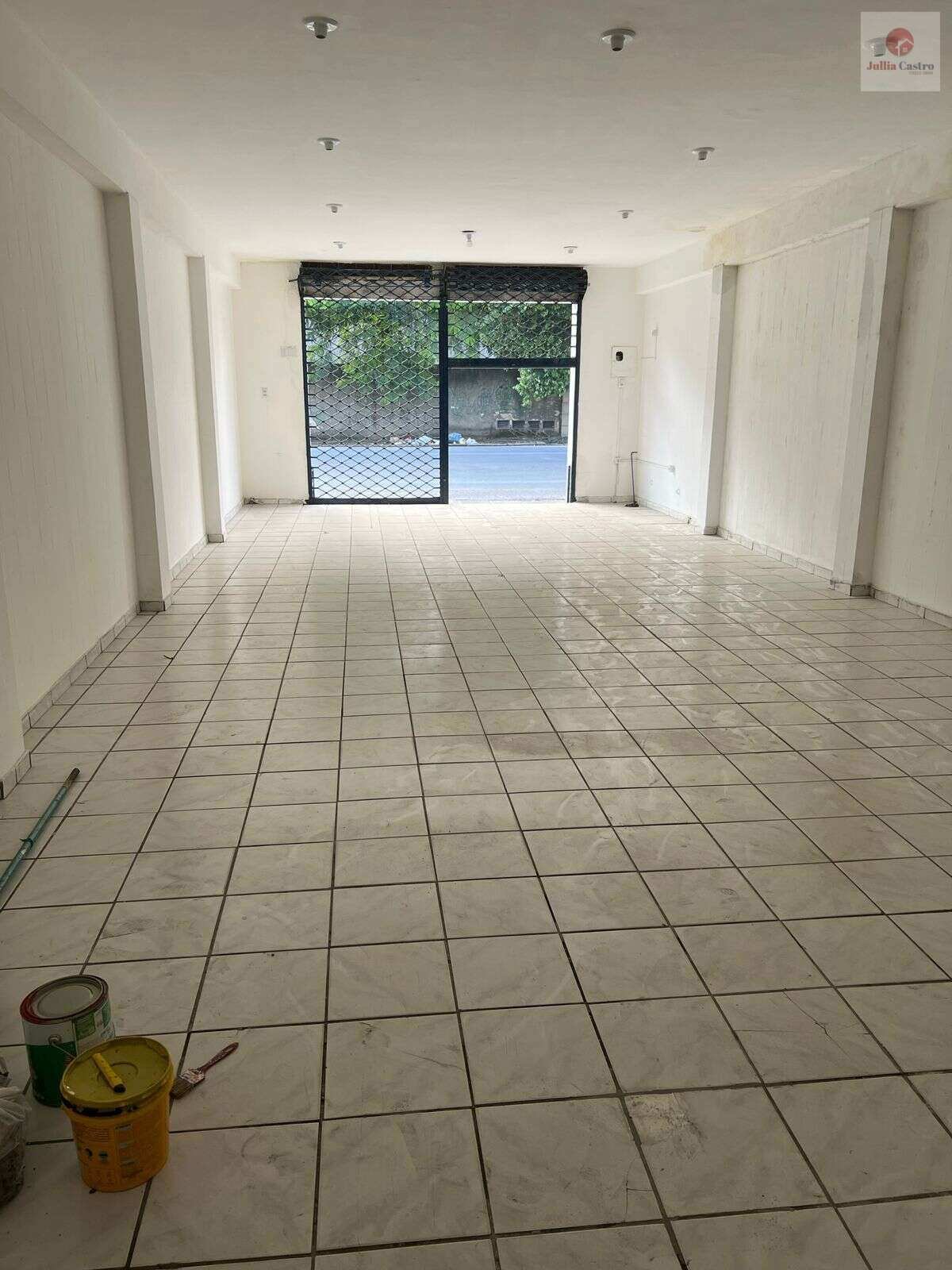 VENDO ÓTIMA LOJA/PONTO COMERCIAL COM 101m² NA AV. BEBERIBE - ENCRUZILHADA - Jullia Castro - Corretora de Imóveis