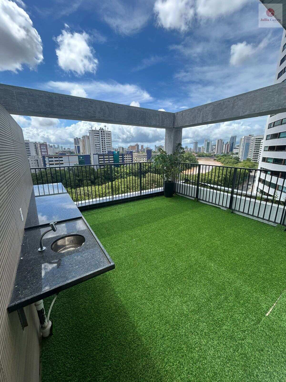 VENDO ÓTIMO APARTAMENTO COM 02 QUARTOS NA BEIRA RIO- MADALENA - RECIFE - Jullia Castro - Corretora de Imóveis