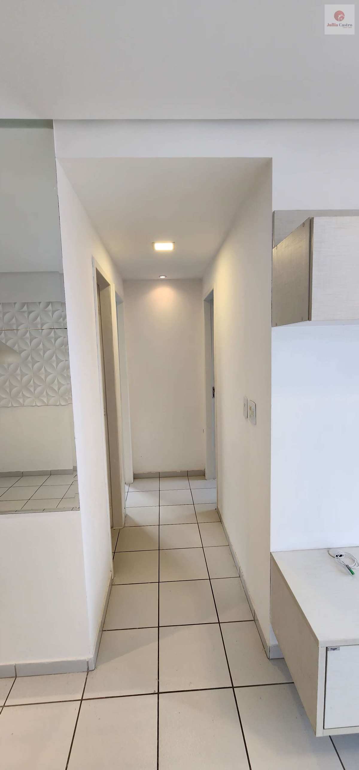 VENDO ÓTIMO APARTAMENTO COM 02 QUARTOS NA MADALENA - RECIFE - Jullia Castro - Corretora de Imóveis