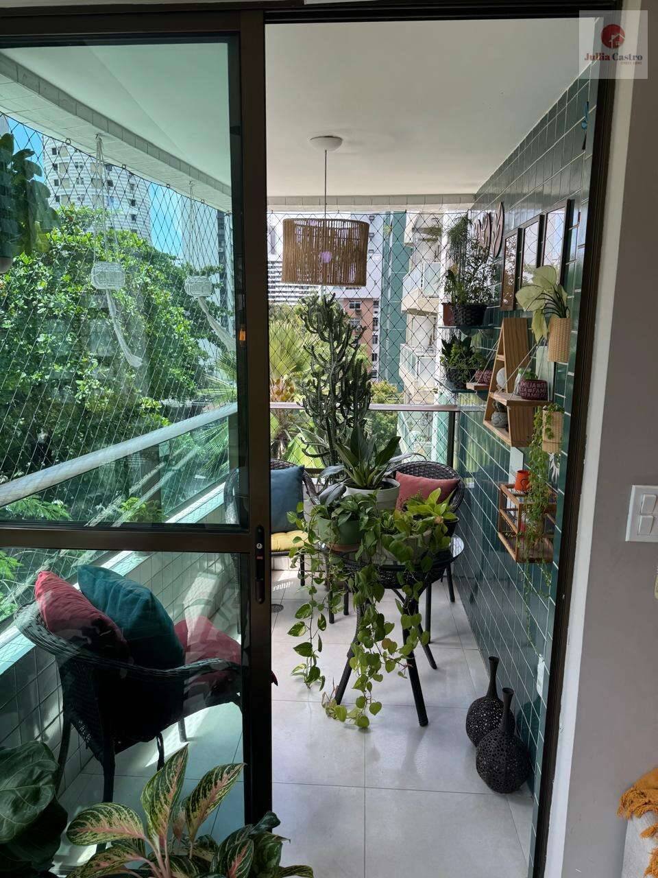 VENDO ÓTIMO APARTAMENTO COM 03 QUARTOS EM BOA VIAGEM - RECIFE - Jullia Castro - Corretora de Imóveis