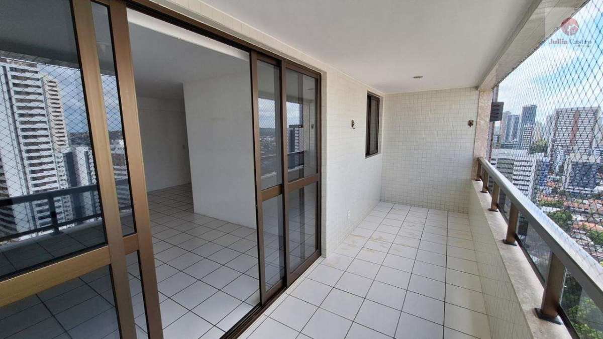 VENDO ÓTIMO APARTAMENTO COM 04 QUARTOS EM CASA FORTE - RECIFE - Jullia Castro - Corretora de Imóveis