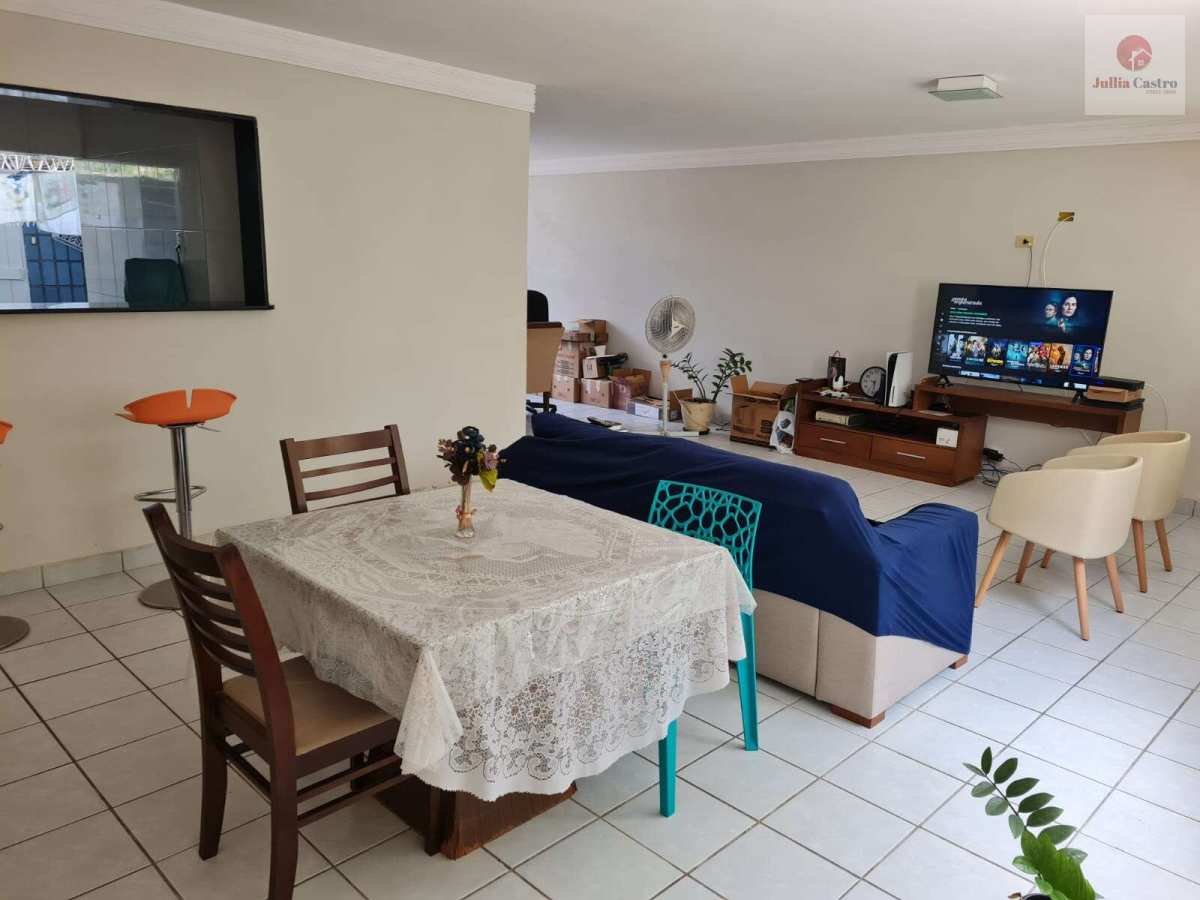 VENDO ÓTIMO APARTAMENTO COM 04 QUARTOS NA ENCRUZILHADA - RECIFE - Jullia Castro - Corretora de Imóveis