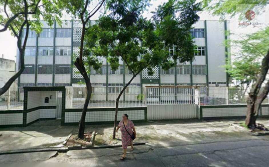 VENDO ÓTIMO APARTAMENTO COM 04 QUARTOS NA ENCRUZILHADA - RECIFE - Jullia Castro - Corretora de Imóveis