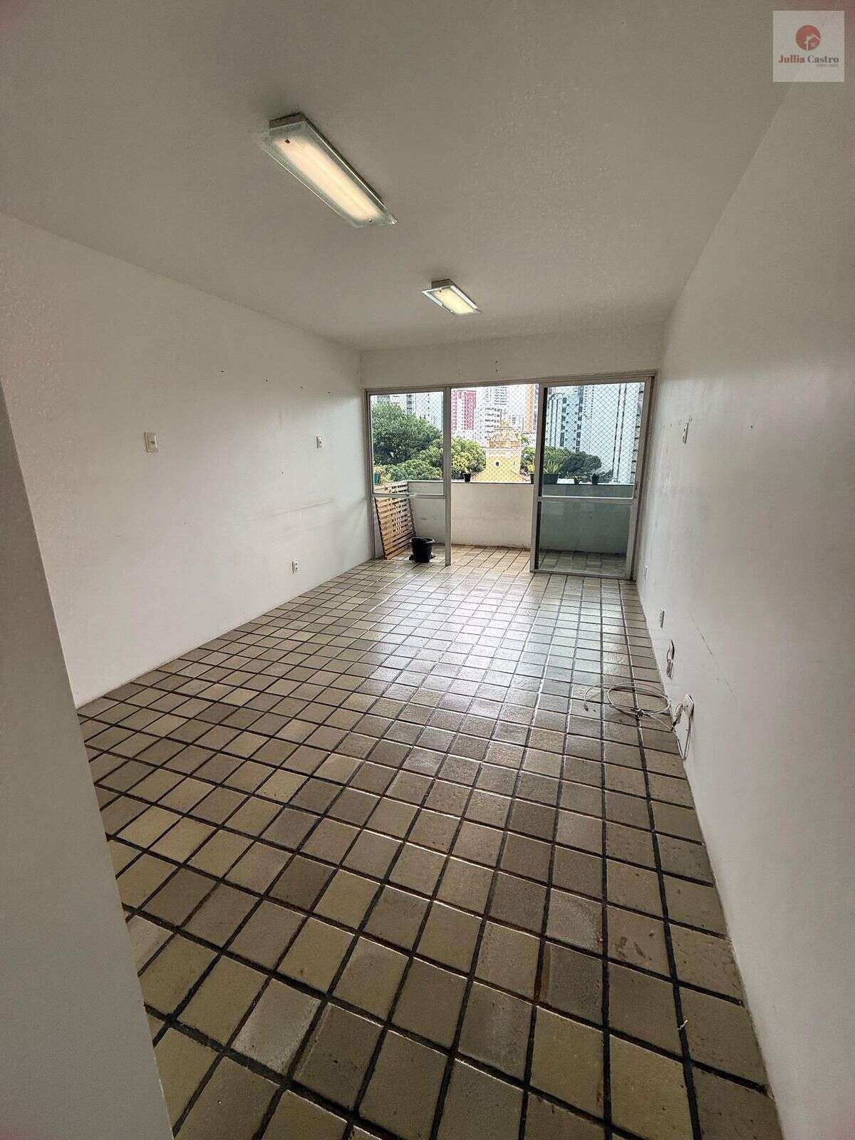 VENDO ÓTIMO APARTAMENTO COM 2 QUARTOS NO BAIRRO DAS GRAÇAS/ RECIFE - Jullia Castro - Corretora de Imóveis