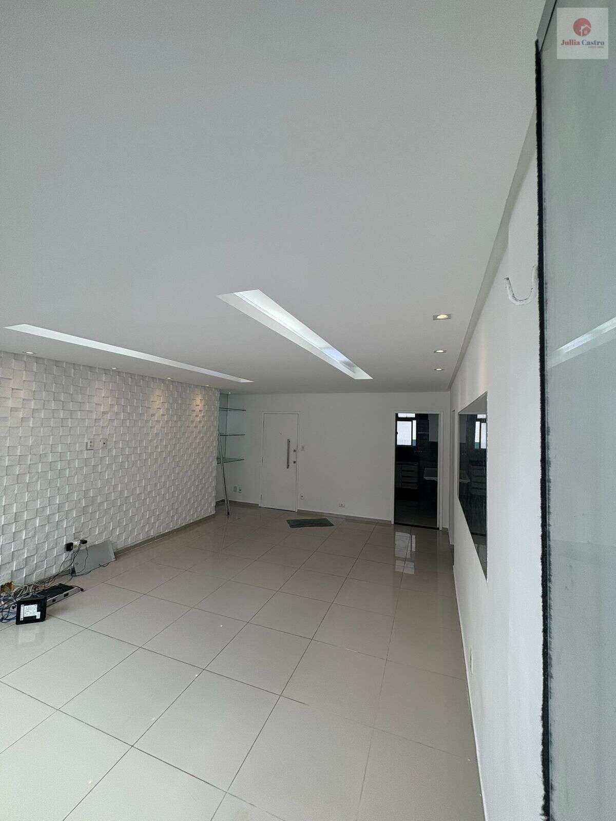 VENDO ÓTIMO APARTAMENTO COM 2 QUARTOS NO BAIRRO DE BOA VIAGEM / RECIFE - Jullia Castro - Corretora de Imóveis