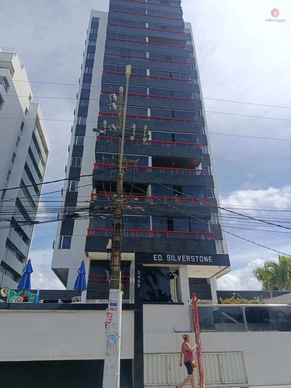 VENDO ÓTIMO APARTAMENTO COM 3 QUARTOS NA BEIRA MAR DE CASA CAIADA - OLINDA - Jullia Castro - Corretora de Imóveis