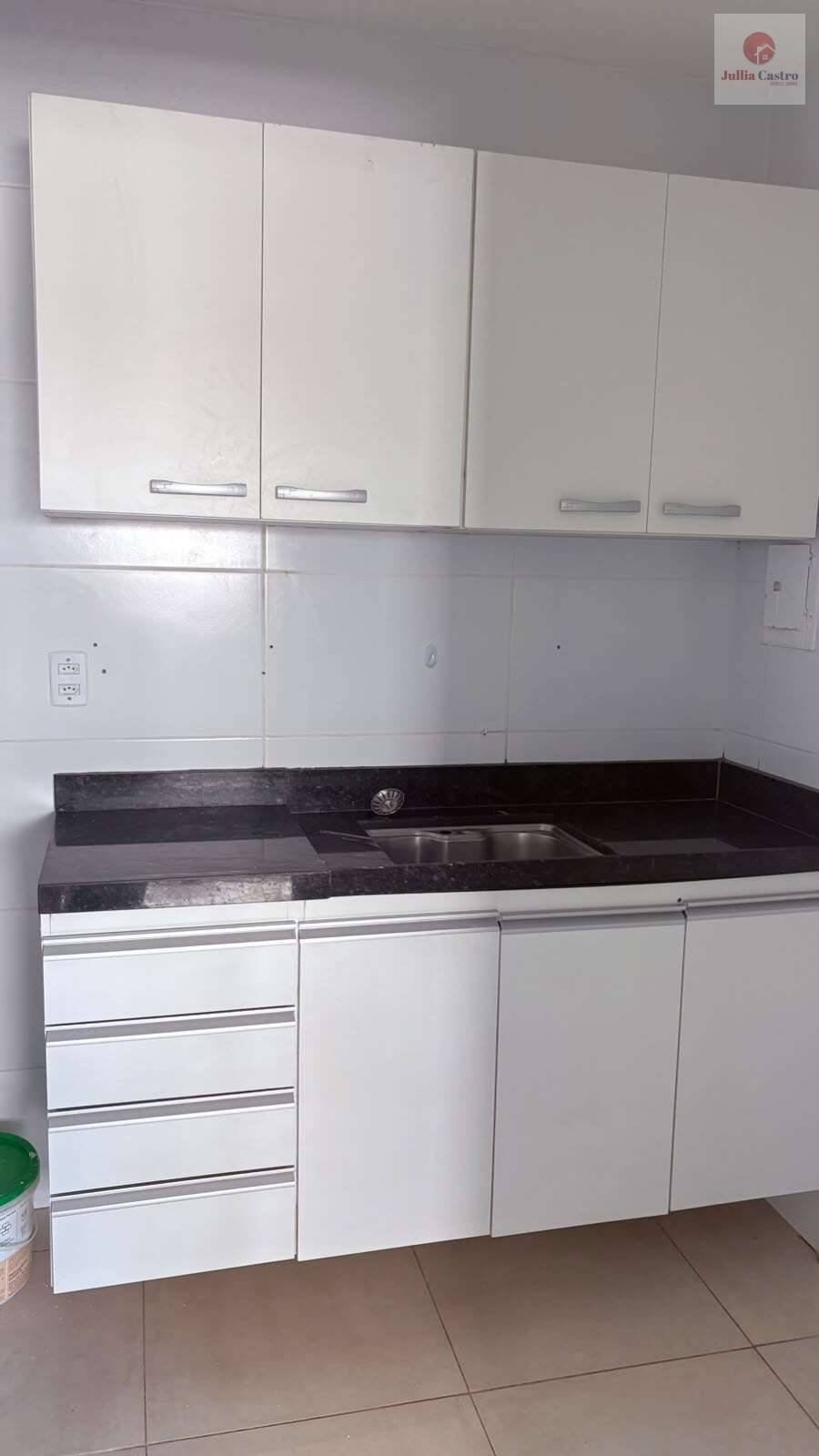 VENDO ÓTIMO APARTAMENTO COM 3 QUARTOS NO BAIRRO DE CASA AMARELA / RECIFE - Jullia Castro - Corretora de Imóveis