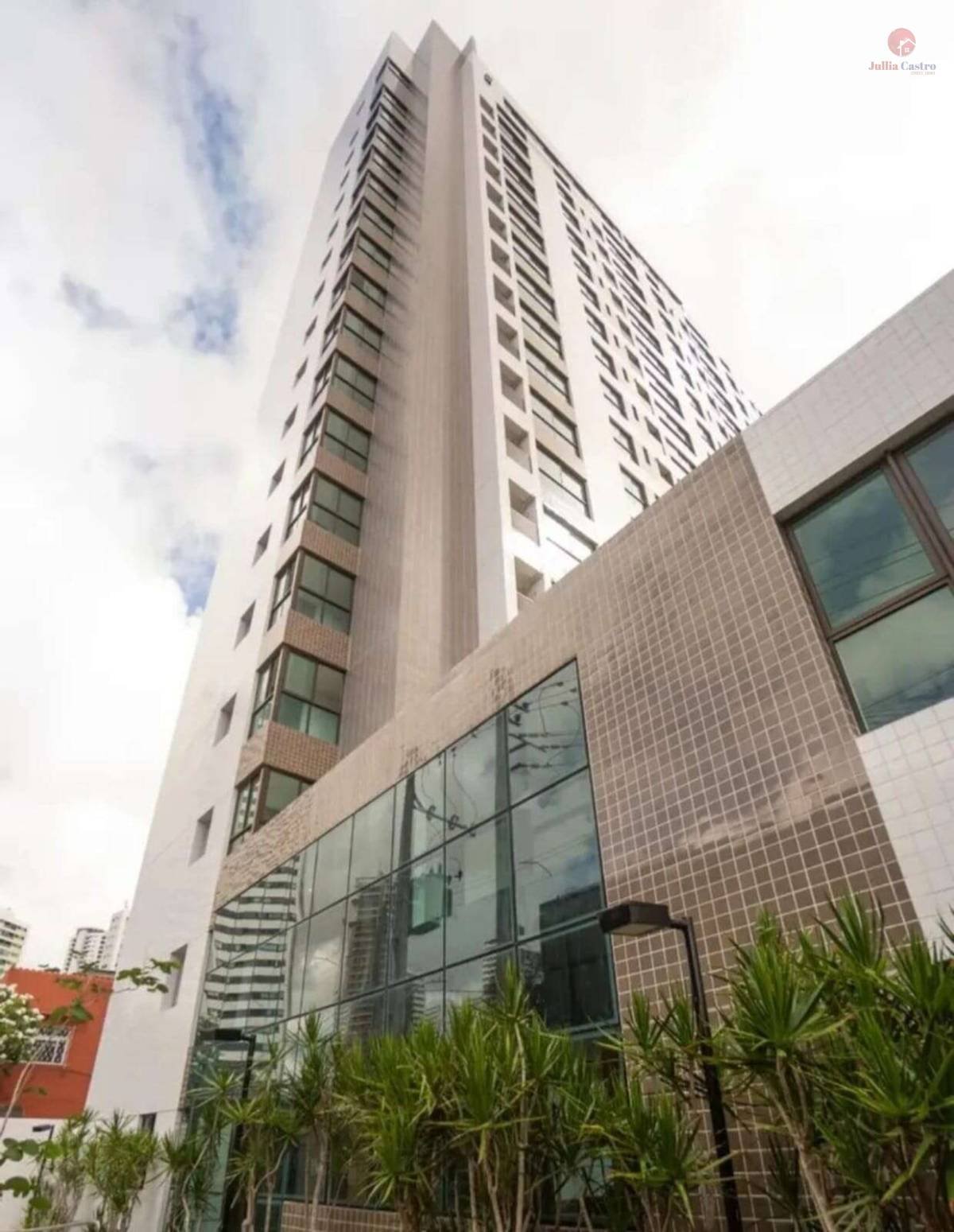 VENDO ÓTIMO FLAT EM PRÉDIO NOVO COM LAZER COMPLETO NO BAIRRO DA TORRE / RECIFE - Jullia Castro - Corretora de Imóveis